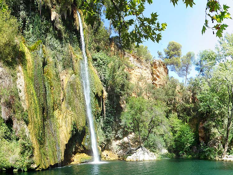 waterfall-in-the-provence-1363082